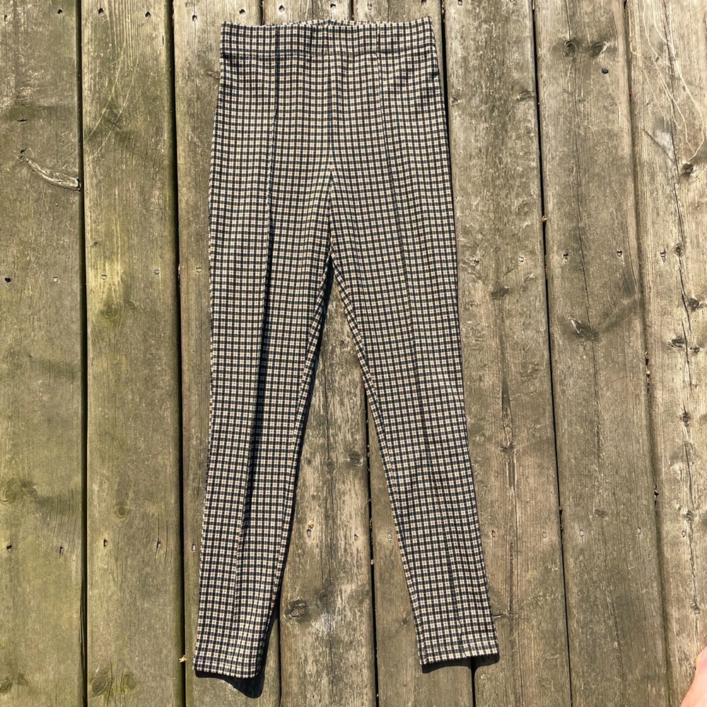 High waisted plaid leggings 🤎